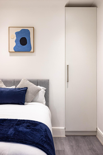 Bedroom, Edgware road apartments, London