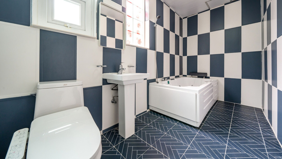 Bathroom 8