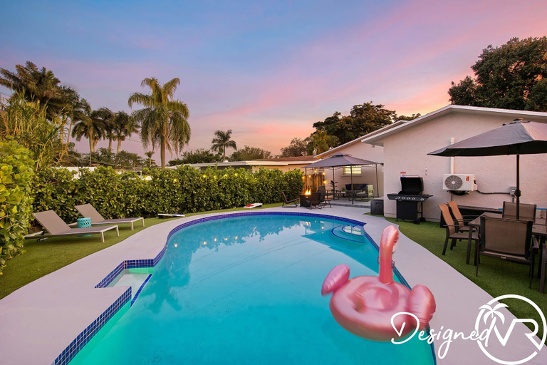 Others 3, Private Heated Pool & Lovely Home, Broward