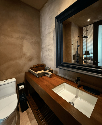 Bathroom 4, inchantreedoolay Huahin, Pran Buri
