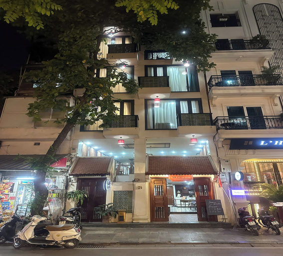 Exterior & Views