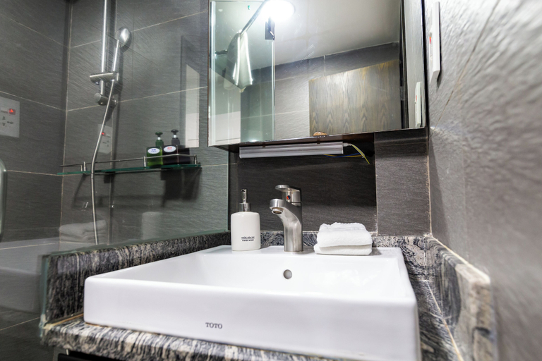 Bathroom 3, The Haven - Lofts by the Park, District 1