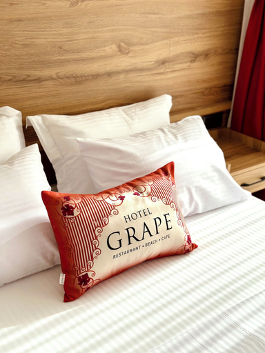 Bedroom 5, GRAPE HOTEL, Ezine