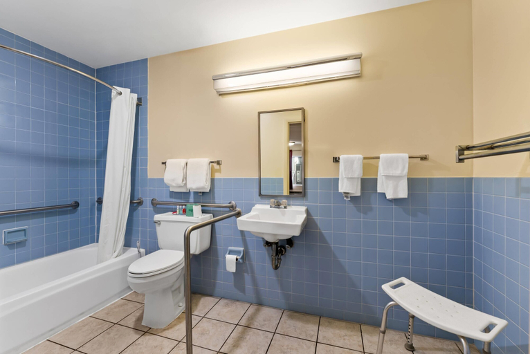 Bathroom 4, Econo Lodge Fredericksburg near I-95, Spotsylvania