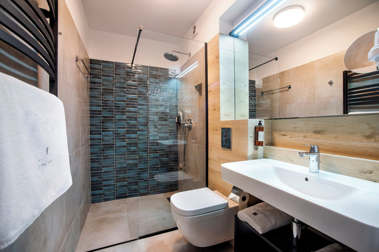 Bathroom 4, Rezydencja Morski Tygiel, Lębork