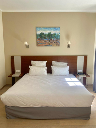 Others 4, Hotel La Falaise, Var