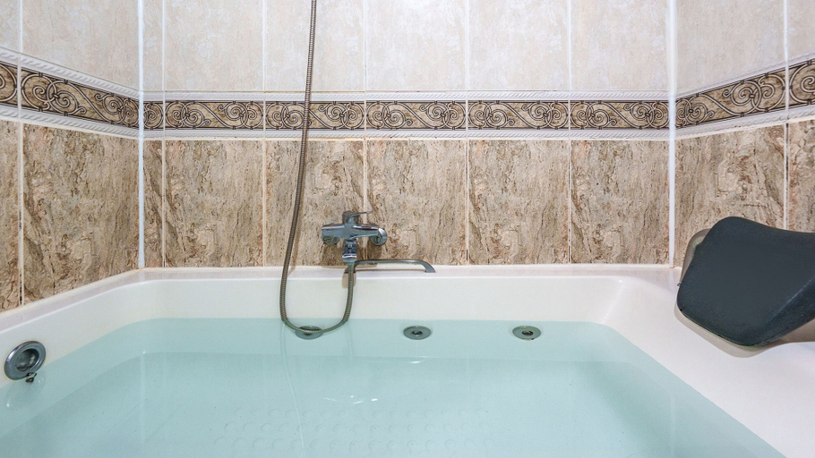 Bathroom 12