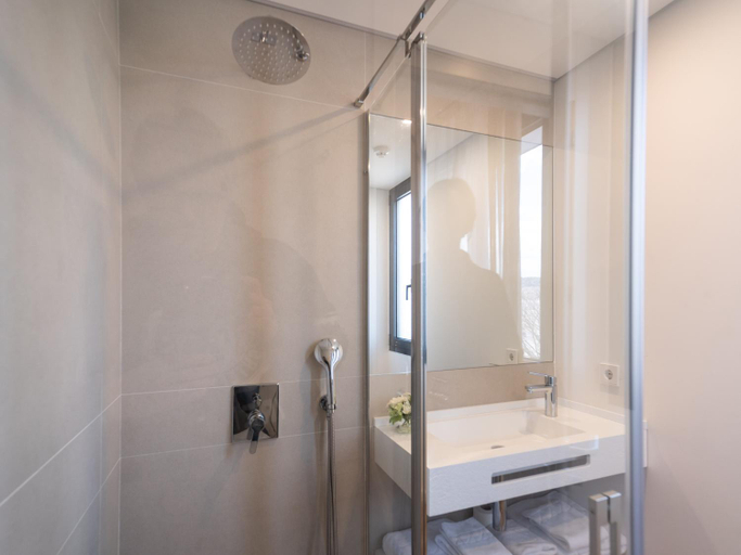 Bathroom 5, Hotel Las Terrazas, Burgos