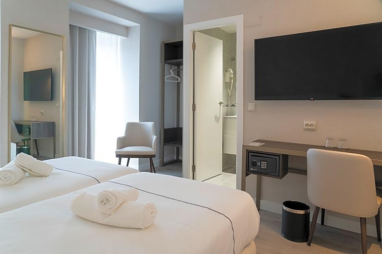 Bedroom 3, Sao Pedro Lisbon Hotel, Lisbon
