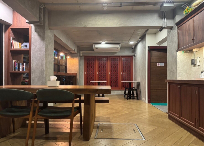 Others 4, N5 Ratchawong Hostel, Khlong San