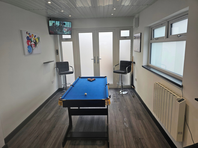 Others 2, 3-beds, Sleeps 6 Walking Distance to Castle & Town, Conwy