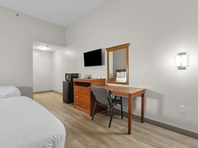 Bedroom 3, Edison Motor Lodge, Middlesex