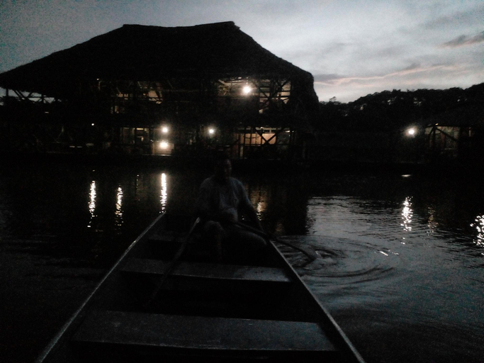 Exterior view 3, Cabaña flotante kurupira Amazonas, Leticia