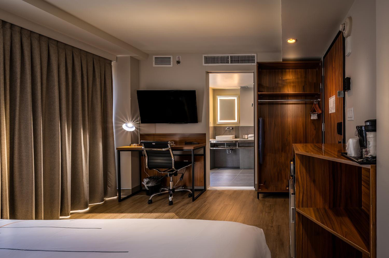 Bedroom 3, La Quinta Inn & Suites by Wyndham Times Square South, New York