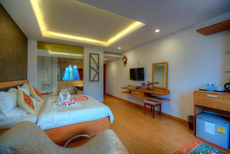 Bedroom 12