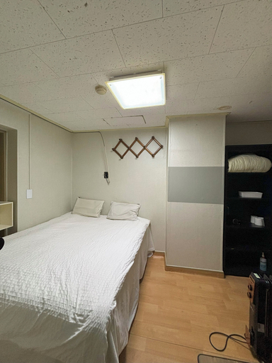 Bedroom 3, Sunrise Inn, Jongno