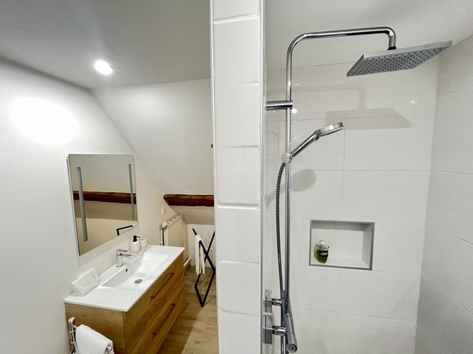 Bathroom 5, Le Clos des Châteaux, Loir-et-Cher