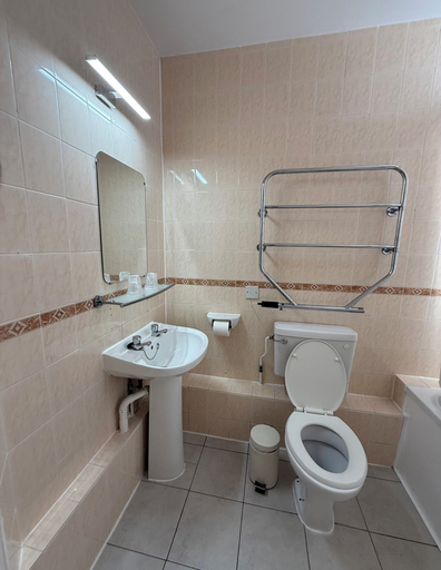 Bathroom 4, Preston Park Hotel, Brighton and Hove
