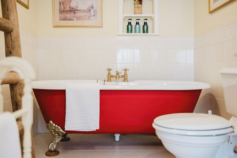 Bathroom 3, Hicks House-Lovely House in Leysbourne, Gloucestershire