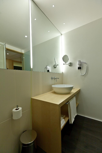 Bathroom 17