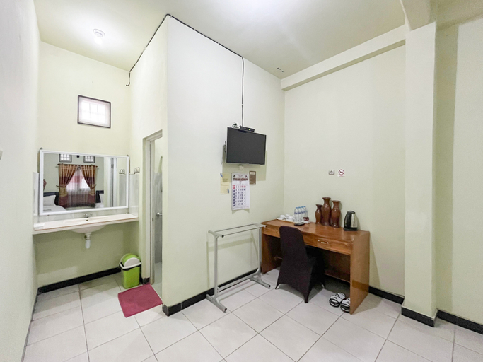 Others 5, Hotel Permai Syariah RedPartner Sananwetan Blitar, Blitar