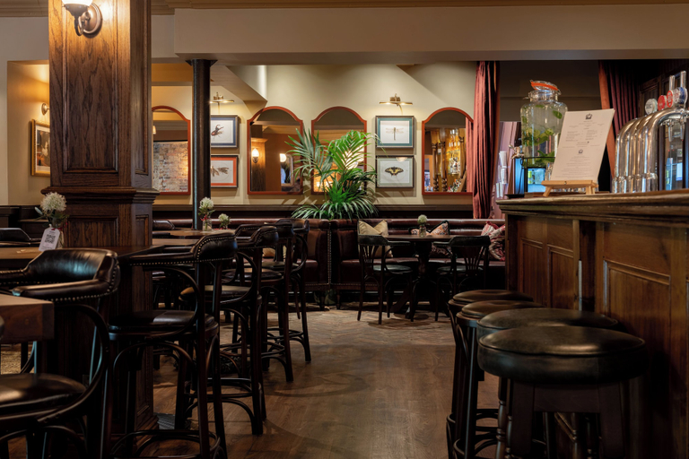 Food & Drinks 5, Crown Hotel, Surrey
