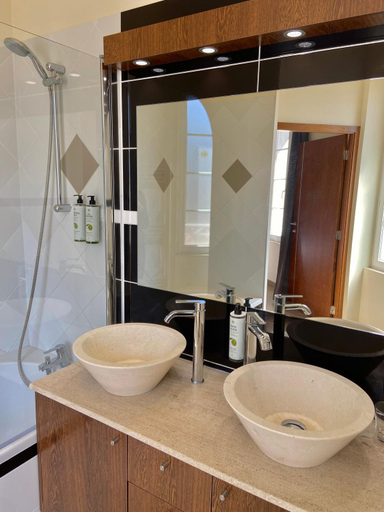 Bathroom 3, Hotel La Falaise, Var