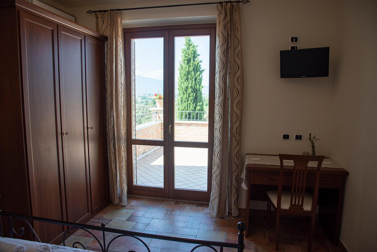 Others 4, Agriturismo alla Solagna, Ascoli Piceno