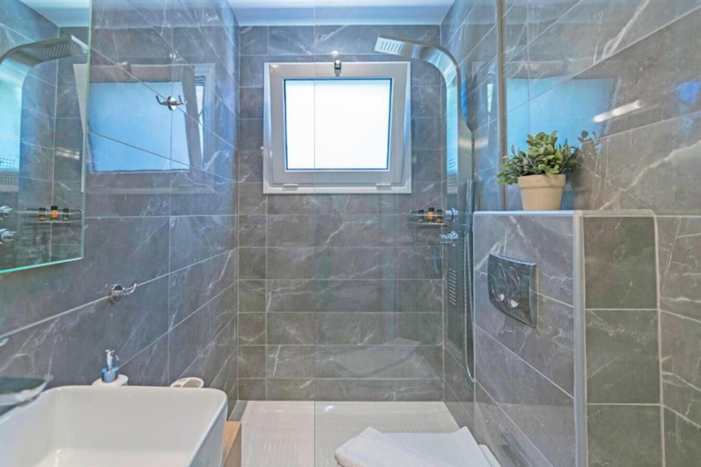 Bathroom 3, Sonja Apartments, Crete