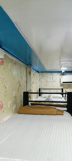 Others 3, PG Mahira Dormitory, Mumbai Suburban
