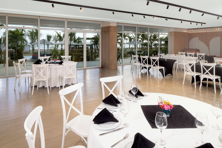 Food & Drinks 5, Surfside Beachfront Suites by Playa Caracol Resorts, Chame