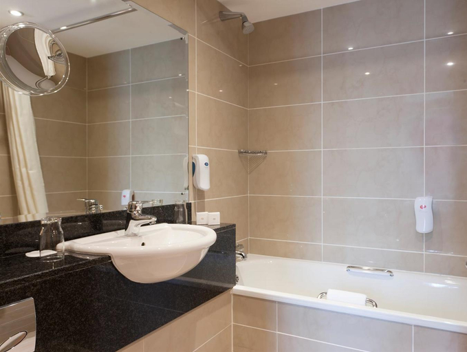 Bathroom 3, Academy Plaza Hotel, Dublin