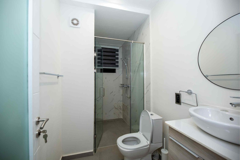 Bathroom 3, Park Apartments, Accra