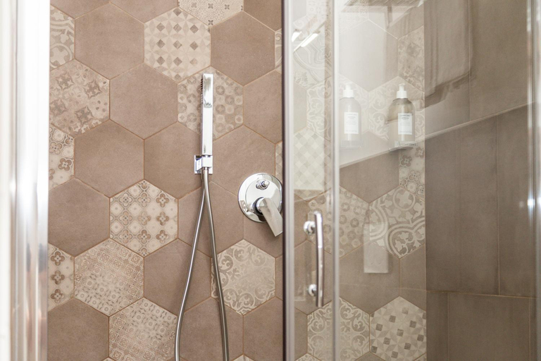 Bathroom 4, Aras Hotel Boutique, Cagliari
