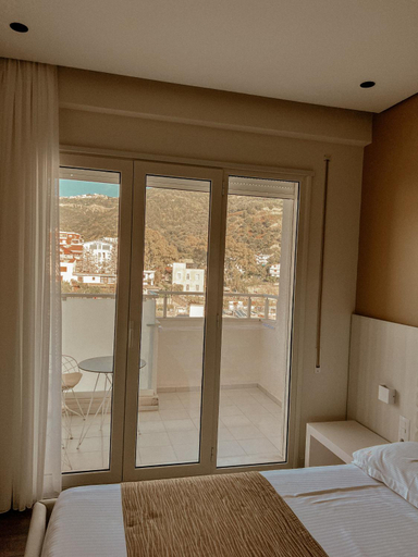 Bedroom 4, Maxi Room, Vlorës