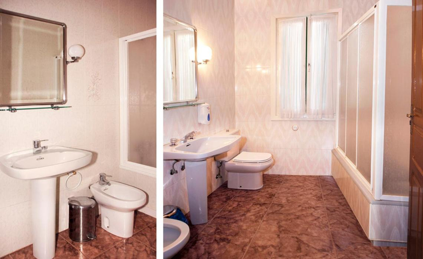 Bathroom, Hernani Bardenas, Navarra