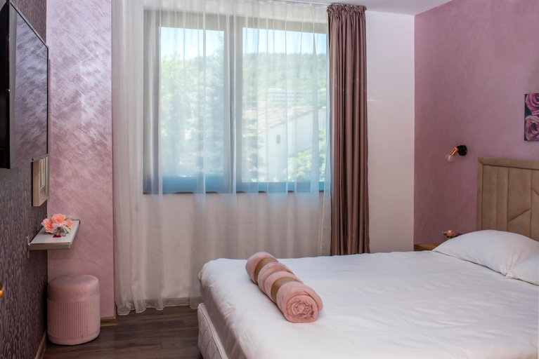 Bedroom 2, Enika Hotel, Tryavna