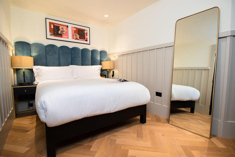 Bedroom 2, The Clarence, Dublin
