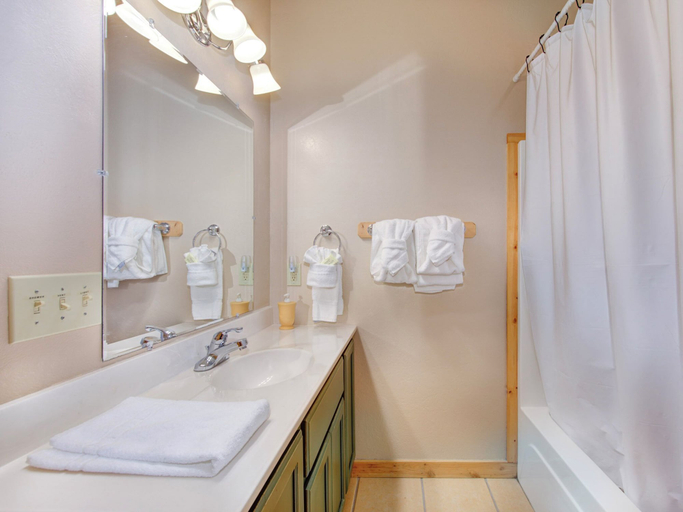 Bathroom 4, Mountain Magic by Jackson Mountain Rentals, Sevier