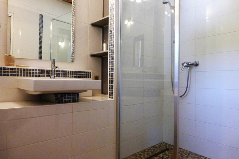 Bathroom, Relaxing Home Near Pool in Malaucene, Vaucluse