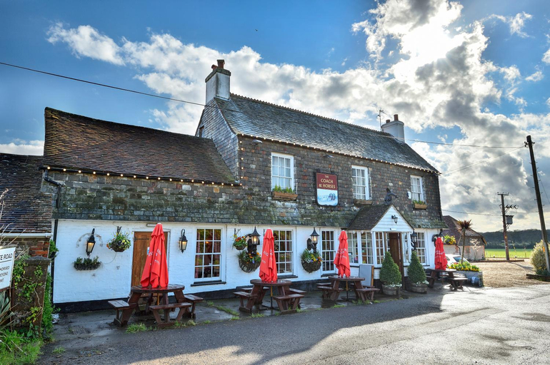 Others 5, The Coach and Horses, West Sussex