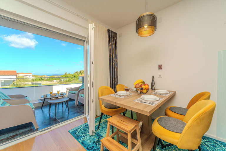 Others 4, Apartment Babic, Vir