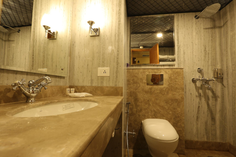 Bathroom, Leo Fort Hotel , Ludhiana