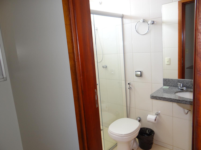 Bathroom 2, Rota Hoteis, Quirinópolis