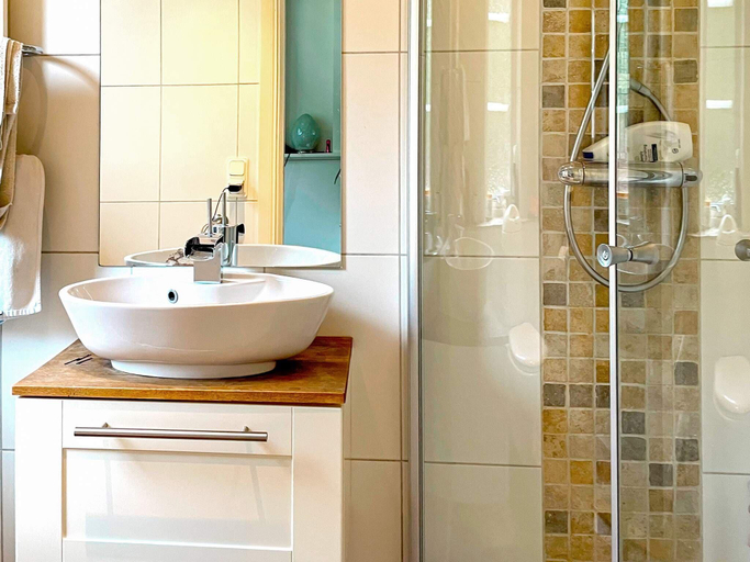 Bathroom 3, Family-Friendly Home with Nature Views, Ulricehamn