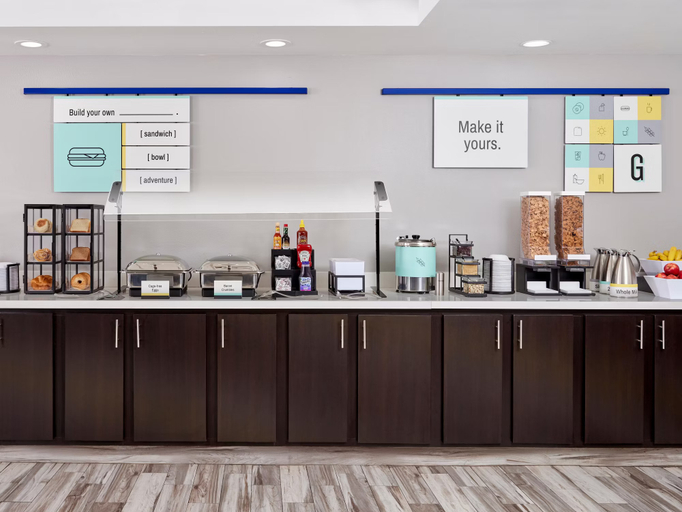 Food & Drinks 5, Garner Hotel EVANSVILLE EAST by IHG, Vanderburgh