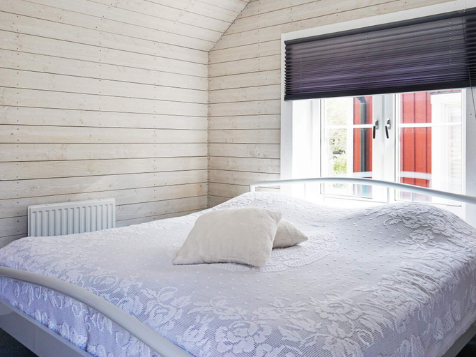 Bedroom 2, person holiday home in STROMSTAD-By Traum, Strömstad