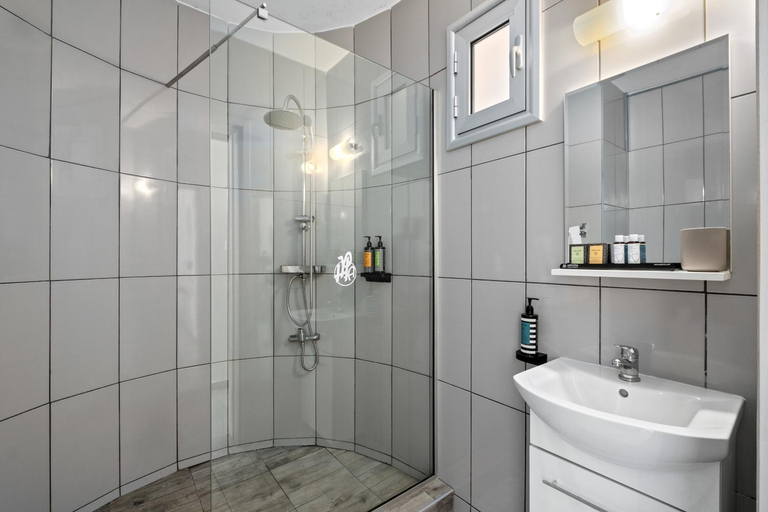 Bathroom 4, Pandream Hotel Apartments