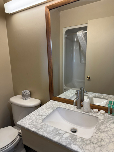 Bathroom 4, Knights Inn Lindsay, Kawartha Lakes