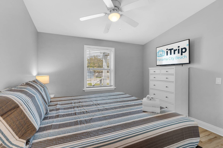 Bedroom 3, Laguna Beach Leisure, Bay